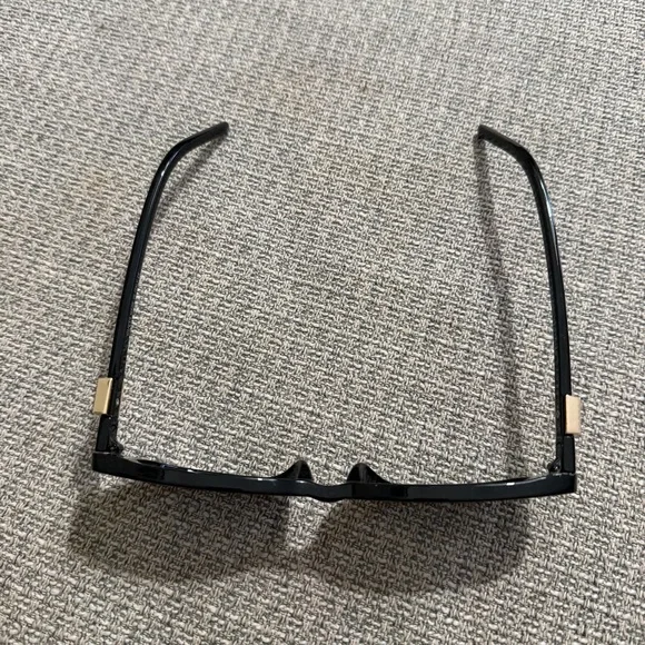 Black Fashion Sunglasses - Picture 8 of 8